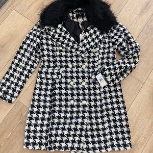 Jessica Simpson houndstooth coat size M (NWT)